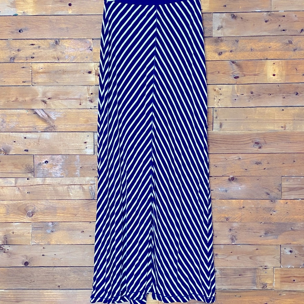 Navy blue striped skirt by Max Studio